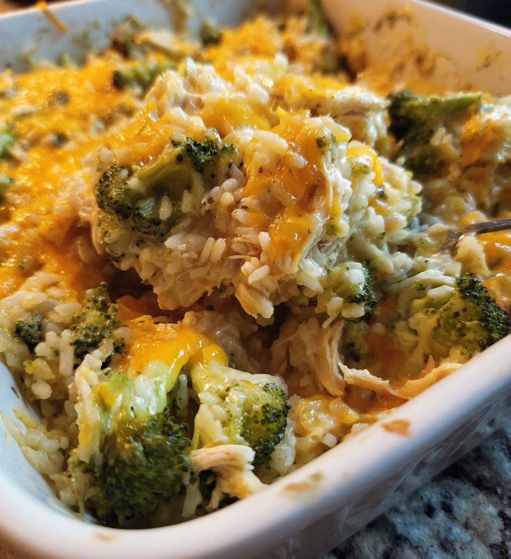 Broccoli Cheddar Chicken and Rice Casserole - detail 1
